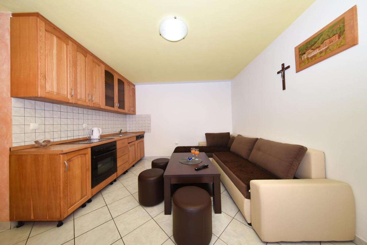 ויר Apartments Krepo מראה חיצוני תמונה